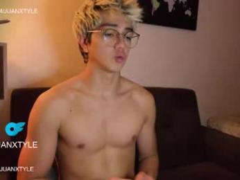 juancamroom — Chaturbate stream photo (Apr 2026)