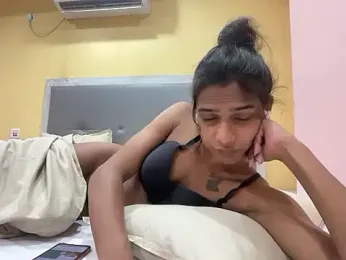 Bipasha2001 — modelo de webcam en línea en stripchat