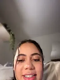 Aryrosee — modelo de webcam en línea en stripchat