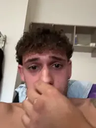 emanuel00220 — Stripchat stream photo (Jun 2026)