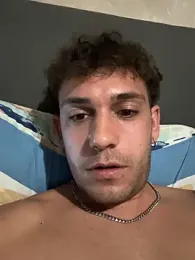 emanuel00220 — modelo de webcam en línea en stripchat