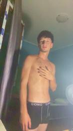 Leonardo250606 — modelo de webcam en línea en cam4