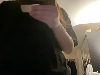 Tetas03i — modelo de webcam en línea en stripchat