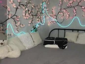 kris_mon — Chaturbate stream photo (Mar 2026)