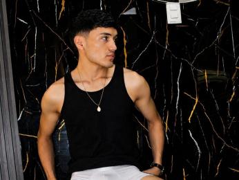 AronnDark — modelo de webcam en línea en livejasmin