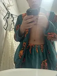 XiaoLin-01 — modelo de webcam en línea en stripchat