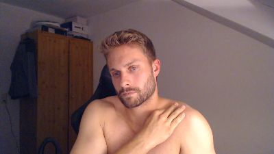 blueeyes839 — Cam4 stream photo (Jun 2026)