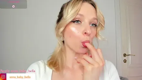 anna_baby_bella — Stripchat stream photo (May 2025)