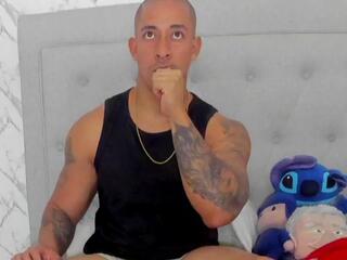 Luigi Ferrara — modelo de webcam en línea en flirt4free