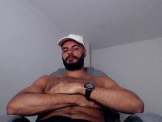 Adonis Basil — modelo de webcam en línea en flirt4free