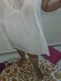 Sweet_Saloni- — Stripchat stream photo (Sep 2026)