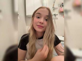 MimiMila — modelo de webcam en línea en bongacams