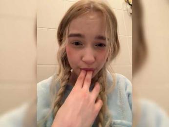 MimiMila — modelo de webcam en línea en bongacams