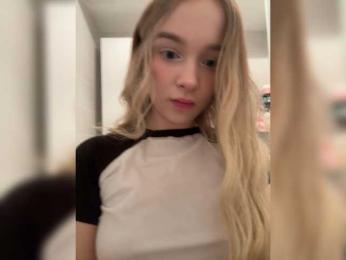 MimiMila — modelo de webcam en línea en bongacams