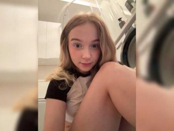 MimiMila — modelo de webcam en línea en bongacams