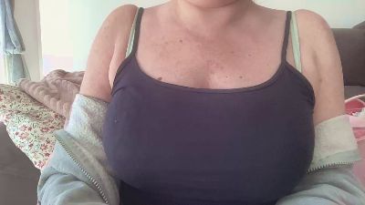 loreta69 — Cam4 stream photo (Apr 2026)