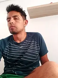 Precum_man — Stripchat stream photo (May 2025)