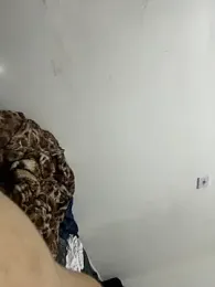 Silva_122 — modelo de webcam en línea en stripchat