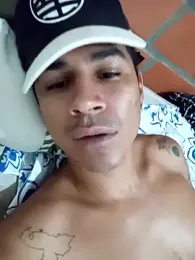 carlosmgu111 — Stripchat stream photo (May 2026)