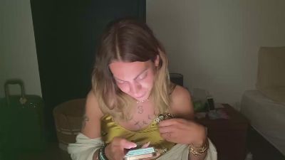 Sophiaat40 — modelo de webcam en línea en cam4