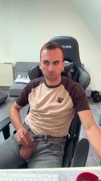 Runtasty96 — modelo de webcam en línea en cam4