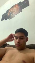 hugo7084 — Cam4 stream photo (Jun 2026)