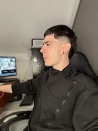Maison_Laurent_x — Stripchat stream photo (Aug 2026)