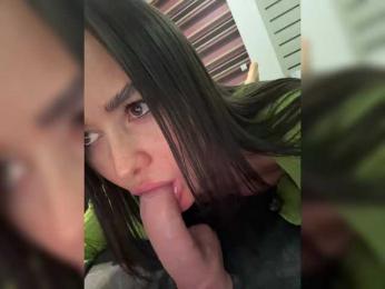 ILEM0609 — modelo de webcam en línea en bongacams