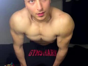 benicio03 — modelo de webcam en línea en chaturbate