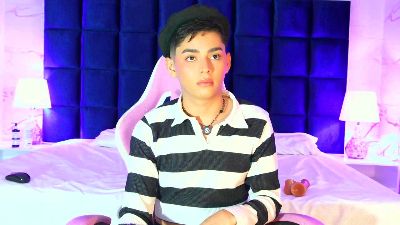 LittleMaxi_ — Cam4 stream photo (Jun 2026)