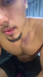 Novinhorj01 — modelo de webcam en línea en cam4