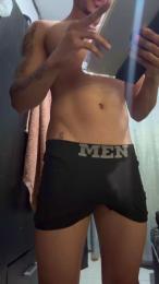 Novinhorj01 — modelo de webcam en línea en cam4