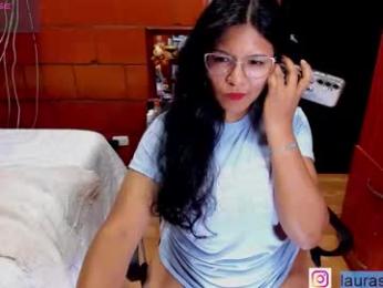 laura_smith0 — Chaturbate stream photo (Dec 2025)