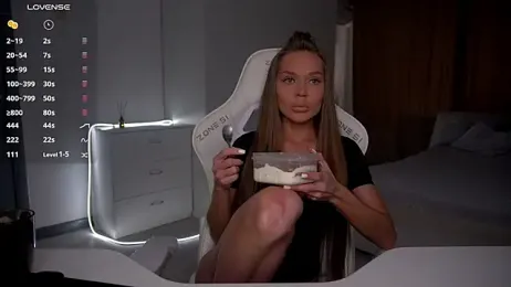 eVvushka — Stripchat stream photo (Apr 2026)