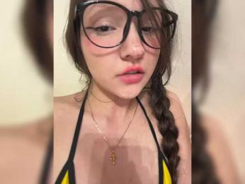 CuteLolly — modelo de webcam en línea en bongacams