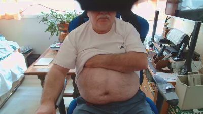 maxidoux — Cam4 stream photo (Apr 2026)