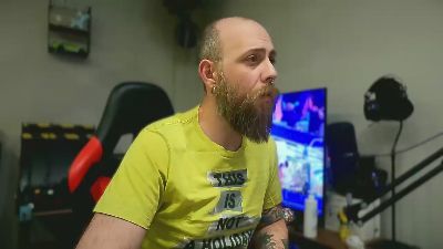 BarboneCE — modelo de webcam en línea en cam4