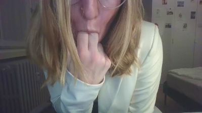 DameRouge — Cam4 stream photo (May 2026)