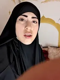 chaymae_nah_ — Stripchat stream photo (Aug 2025)