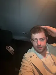 Um72727 — modelo de webcam en línea en stripchat