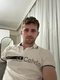 Um72727 — modelo de webcam en línea en stripchat