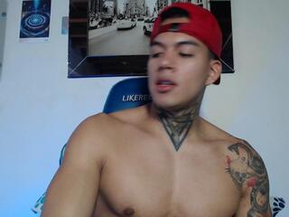 Lucifer Starr — modelo de webcam en línea en flirt4free