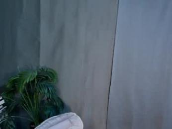 shes_notme — Chaturbate stream photo (Apr 2026)