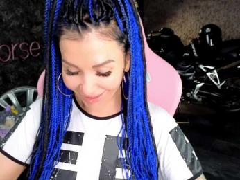 -BABAYAGA- — modelo de webcam en línea en bongacams