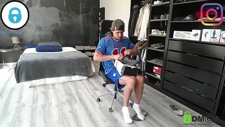 latinoo23bom — Stripchat stream photo (Mar 2026)