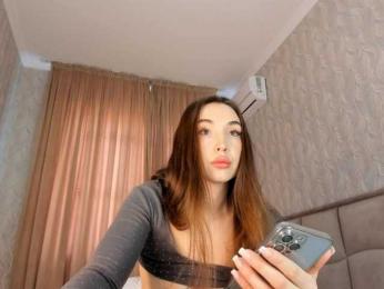 hayneiko — modelo de webcam en línea en bongacams