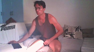 TriesteSingle — modelo de webcam en línea en cam4