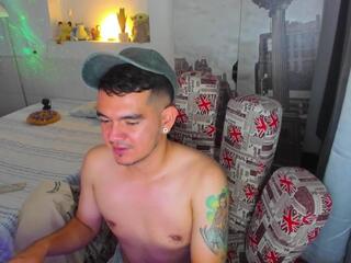 Demian Naughty — modelo de webcam en línea en flirt4free