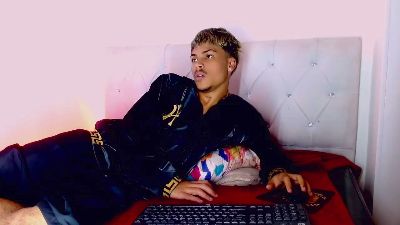 angel_foxc_ — Cam4 stream photo (Jul 2026)