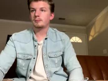 deeyungguy — modelo de webcam en línea en chaturbate